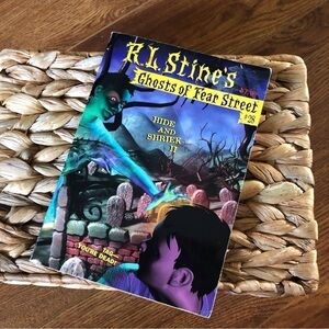 Vintage R.L. Stine Ghosts of Fear Street: #28 Hide and Shriek II paperback book